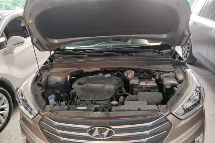 Used Hyundai ix25 2015 1.6L Automatic Two-Wheel Drive Smart GLS Trim Engine Bay
