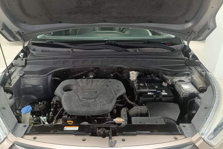 Used Hyundai ix25 2015 1.6L Automatic Two-Wheel Drive Smart GLS Trim Engine Bay