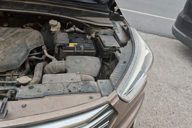 Used Hyundai ix25 2015 1.6L Automatic Two-Wheel Drive Smart GLS Trim Engine Bay Left