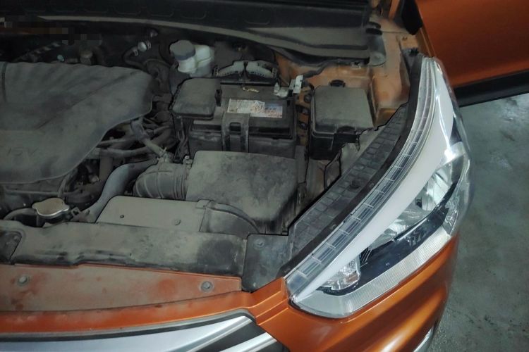 Used Hyundai ix25 2015 1.6L Automatic Two-Wheel Drive Smart GLS Trim Engine Bay Left