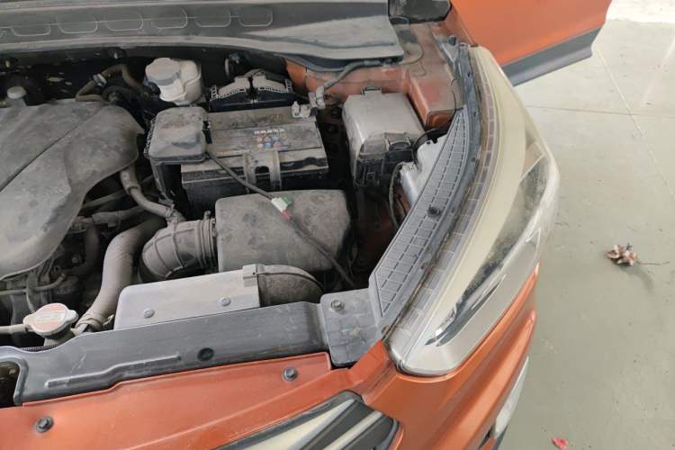 Used Hyundai ix25 2015 1.6L Automatic Two-Wheel Drive Smart GLS Trim Engine Bay Left