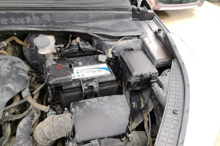 Used Hyundai ix25 2015 1.6L Automatic Two-Wheel Drive Smart GLS Trim Engine Bay Left