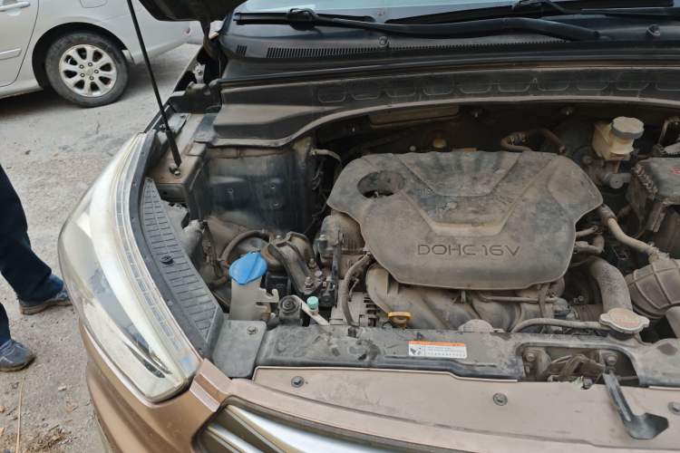 Used Hyundai ix25 2015 1.6L Automatic Two-Wheel Drive Smart GLS Trim Engine Bay Right
