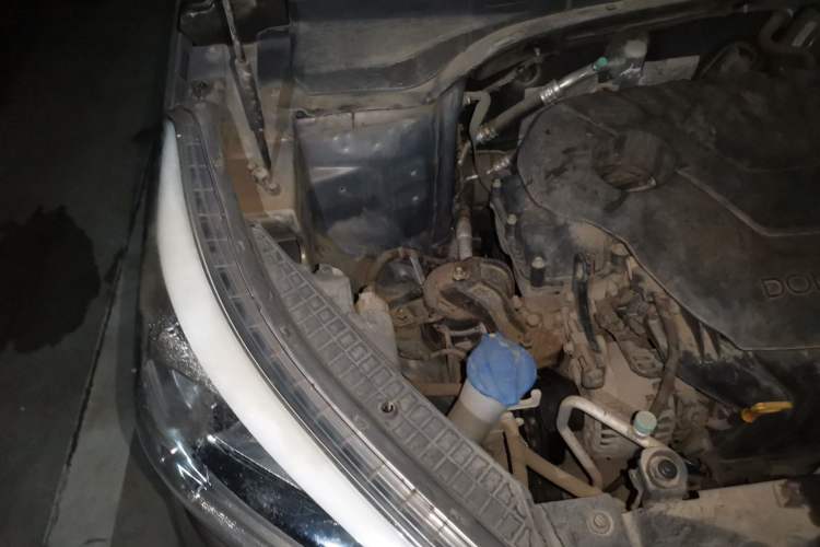 Used Hyundai ix25 2015 1.6L Automatic Two-Wheel Drive Smart GLS Trim Engine Bay Right