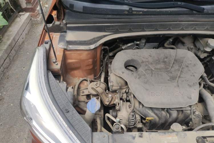 Used Hyundai ix25 2015 1.6L Automatic Two-Wheel Drive Smart GLS Trim Engine Bay Right
