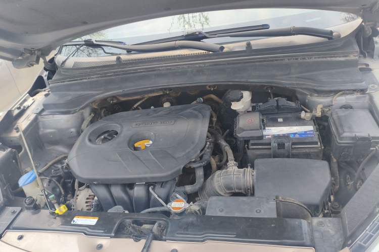 Used Hyundai ix25 2015 2.0L Automatic 4x4 Deluxe DLX Engine Bay