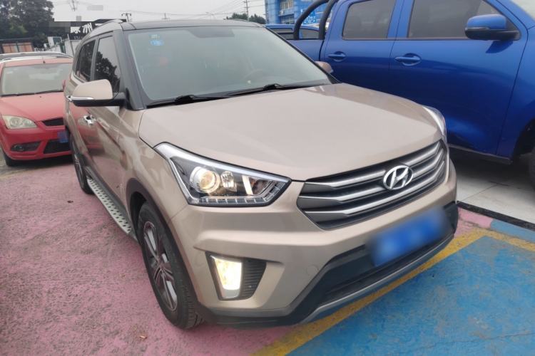 Used Hyundai ix25 2015 1.6L Automatic Two-Wheel-Drive Deluxe DLX Model Exterior 2