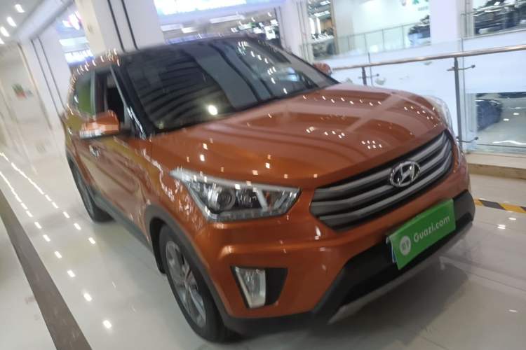 Used Hyundai ix25 2015 1.6L Automatic Two-Wheel-Drive Deluxe DLX Model Front Right 45 Deg