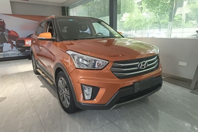 Used Hyundai ix25 2015 1.6L Automatic Two-Wheel Drive Smart GLS Trim Front Right 45 Deg