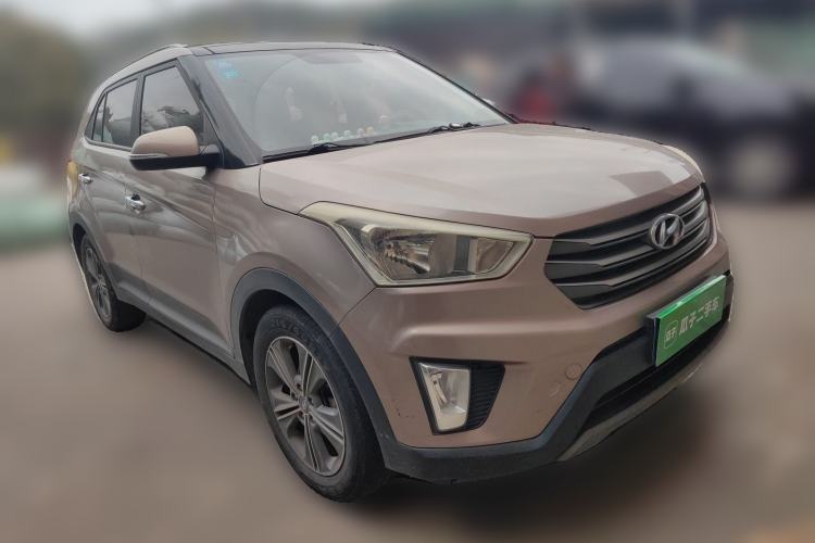 Used Hyundai ix25 2015 1.6L Automatic Two-Wheel Drive Smart GLS Trim Front Right 45 Deg
