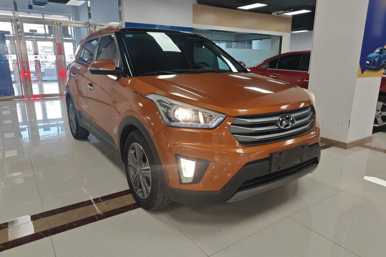 Used Hyundai ix25 2015 2.0L Automatic 4x4 Deluxe DLX Front Right 45 Deg