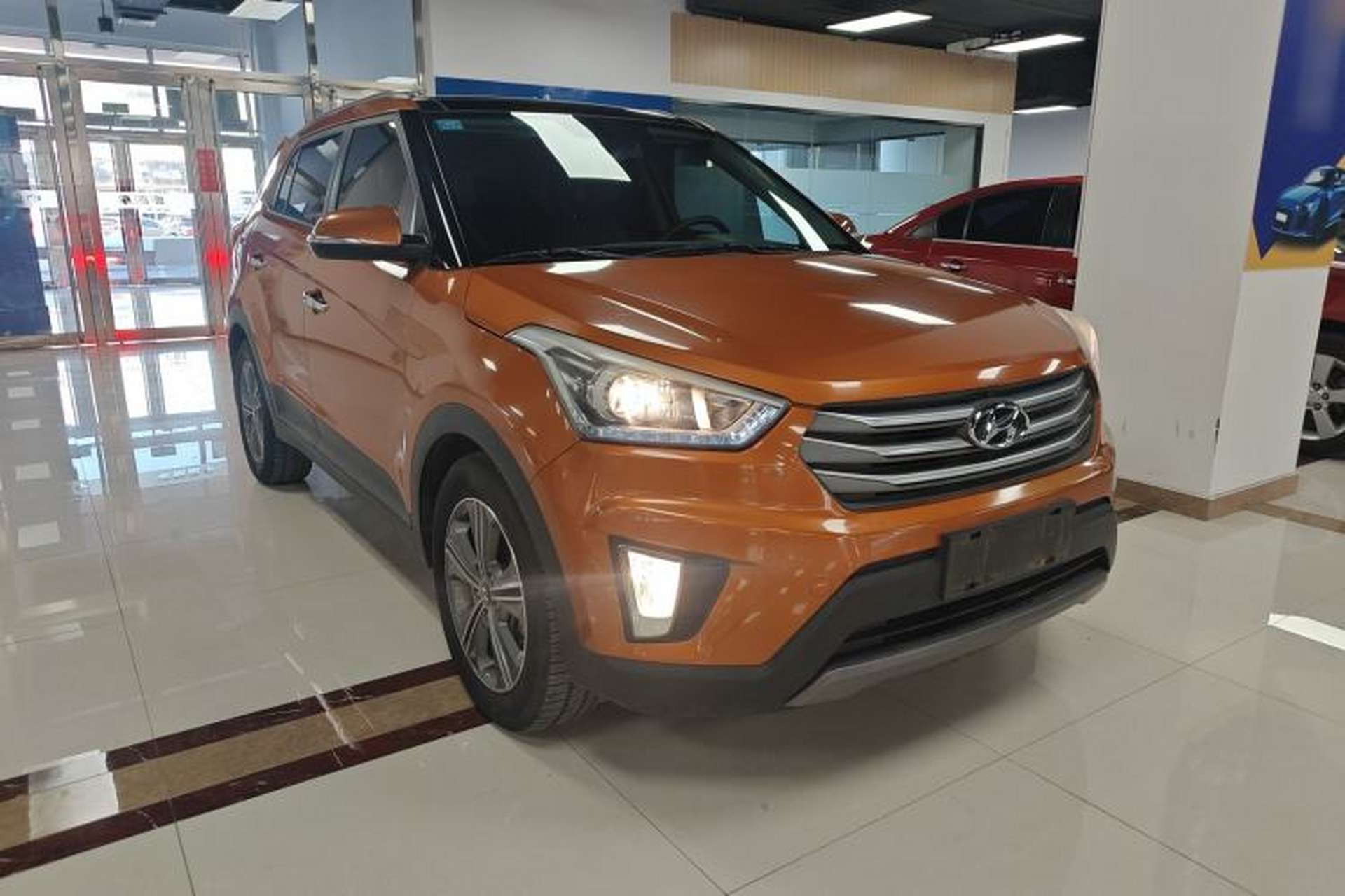 Used Hyundai ix25 2015 2.0L Automatic 4x4 Deluxe DLX Front Right 45 Deg