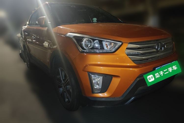 Used Hyundai ix25 2015 1.6L Automatic Two-Wheel-Drive Deluxe DLX Model Front Right 45 Deg