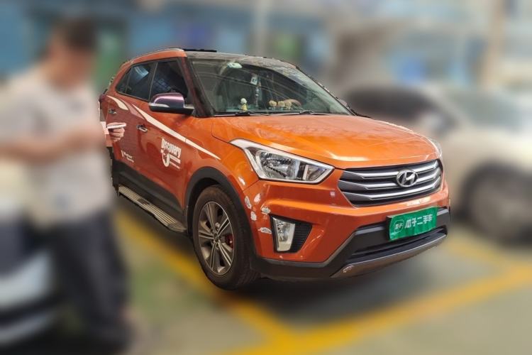 Used Hyundai ix25 2015 1.6L Automatic Two-Wheel Drive Smart GLS Trim Front Right 45 Deg