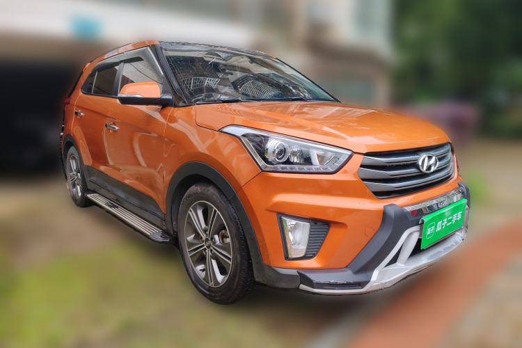 Used Hyundai ix25 2015 1.6L Automatic Two-Wheel-Drive Deluxe DLX Model Front Right 45 Deg