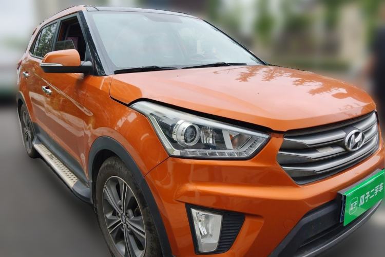 Used Hyundai ix25 2015 1.6L Automatic Two-Wheel-Drive Deluxe DLX Model Front Right 45 Deg