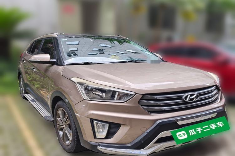 Used Hyundai ix25 2015 1.6L Automatic Two-Wheel Drive Smart GLS Trim Front Right 45 Deg