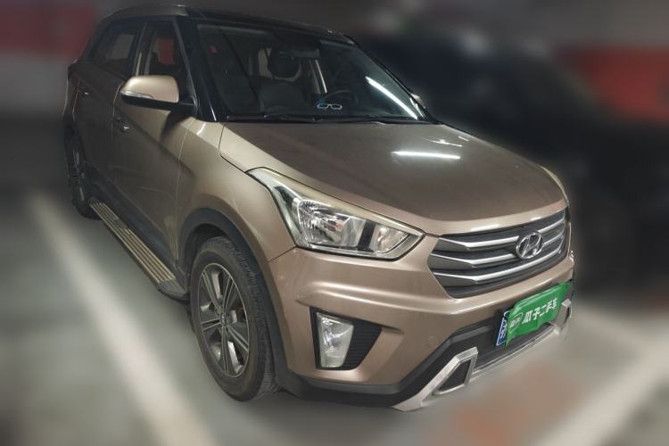 Used Hyundai ix25 2015 1.6L Automatic Two-Wheel Drive Smart GLS Trim Front Right 45 Deg