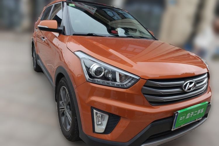 Used Hyundai ix25 2015 1.6L Automatic Two-Wheel-Drive Deluxe DLX Model Front Right 45 Deg