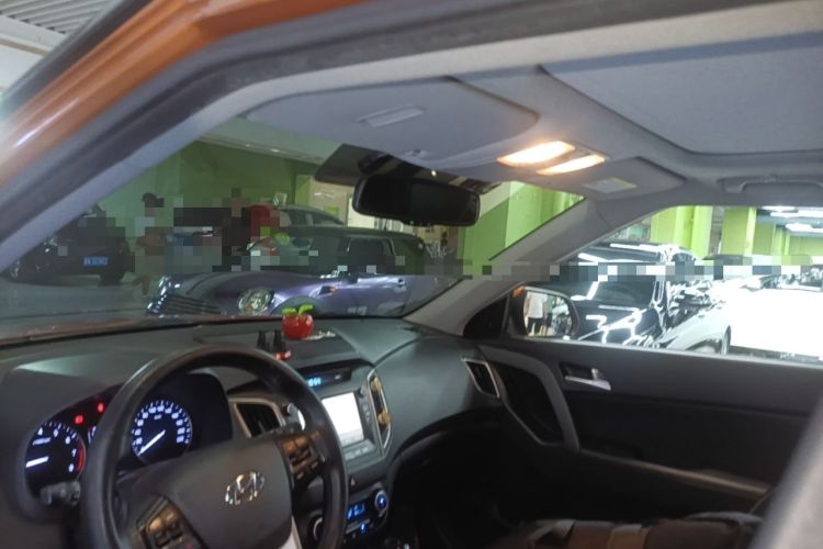 Used Hyundai ix25 2015 1.6L Automatic Two-Wheel-Drive Deluxe DLX Model Headliner