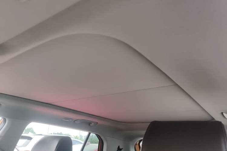 Used Hyundai ix25 2015 1.6L Automatic Two-Wheel Drive Smart GLS Trim Headliner