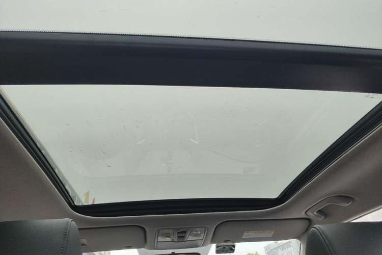 Used Hyundai ix25 2015 1.6L Automatic Two-Wheel Drive Smart GLS Trim Headliner