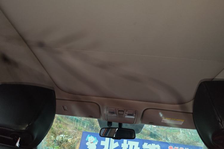 Used Hyundai ix25 2015 1.6L Automatic Two-Wheel-Drive Deluxe DLX Model Headliner