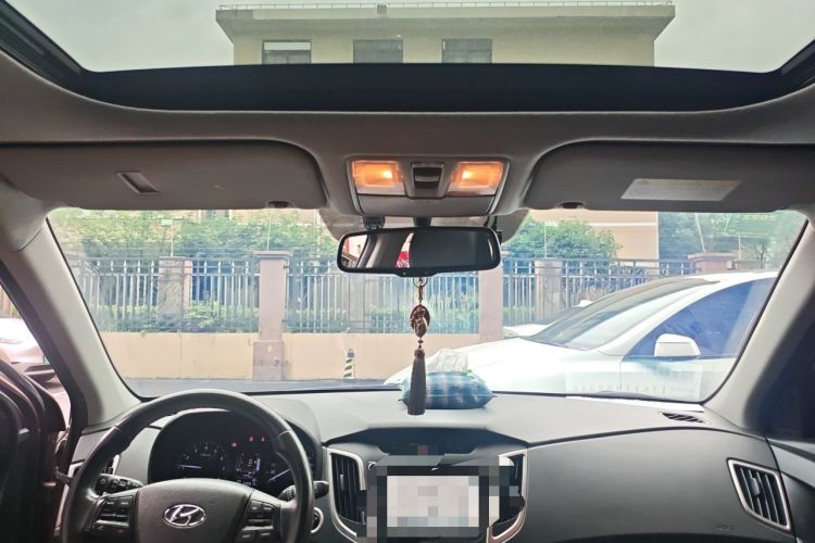 Used Hyundai ix25 2015 1.6L Automatic Two-Wheel-Drive Deluxe DLX Model Headliner