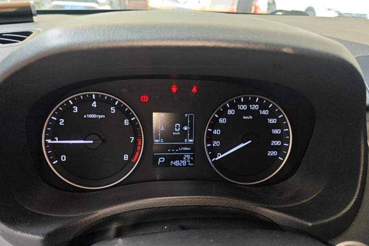 Used Hyundai ix25 2015 1.6L Automatic Two-Wheel Drive Smart GLS Trim Instrument Cluster