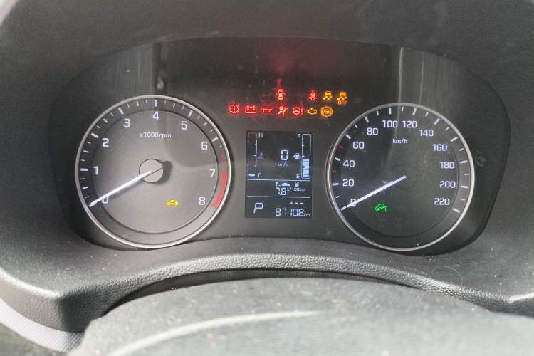 Used Hyundai ix25 2015 1.6L Automatic Two-Wheel Drive Smart GLS Trim Instrument Cluster