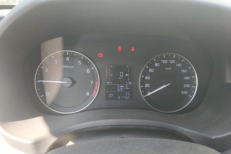 Used Hyundai ix25 2015 1.6L Automatic Two-Wheel-Drive Deluxe DLX Model Instrument Cluster