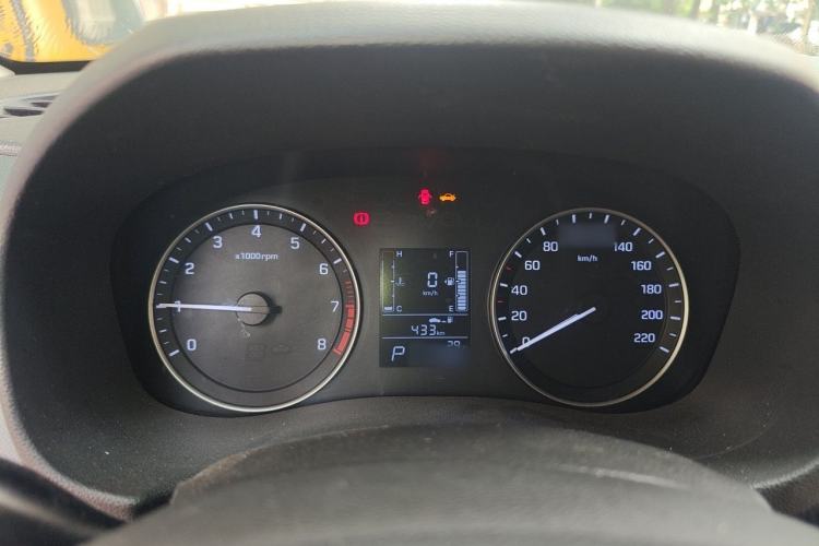 Used Hyundai ix25 2015 1.6L Automatic Two-Wheel Drive Smart GLS Trim Instrument Cluster