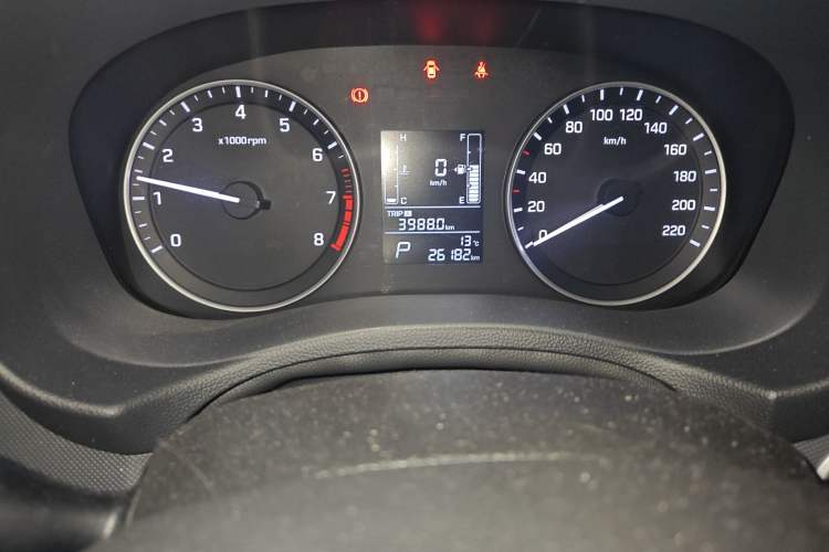 Used Hyundai ix25 2015 1.6L Automatic Two-Wheel-Drive Deluxe DLX Model Instrument Cluster