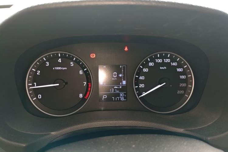 Used Hyundai ix25 2015 1.6L Automatic Two-Wheel Drive Fashionable GS Model Instrument Cluster