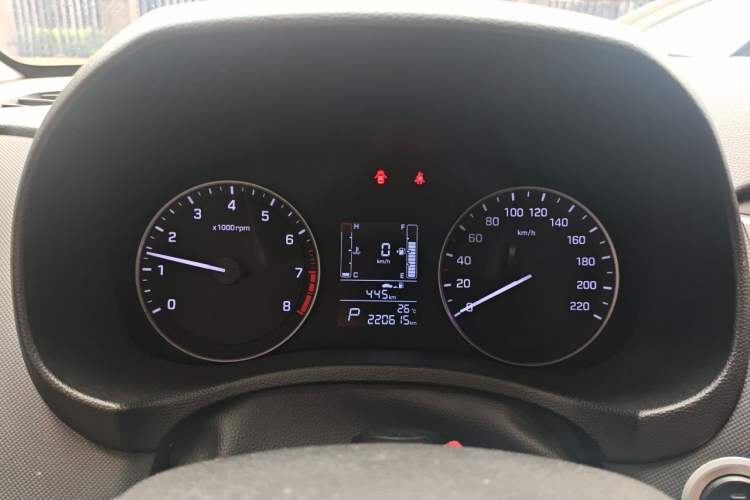 Used Hyundai ix25 2015 1.6L Automatic Two-Wheel-Drive Deluxe DLX Model Instrument Cluster