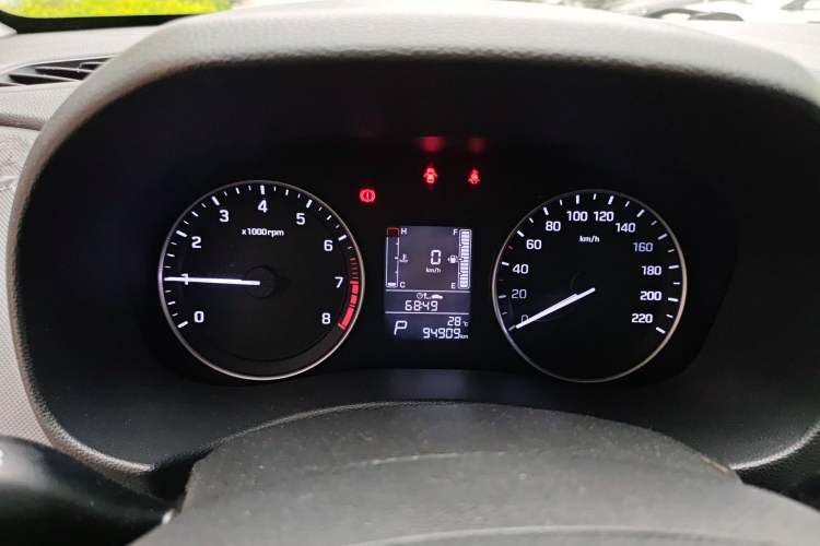 Used Hyundai ix25 2015 1.6L Automatic Two-Wheel Drive Smart GLS Trim Instrument Cluster
