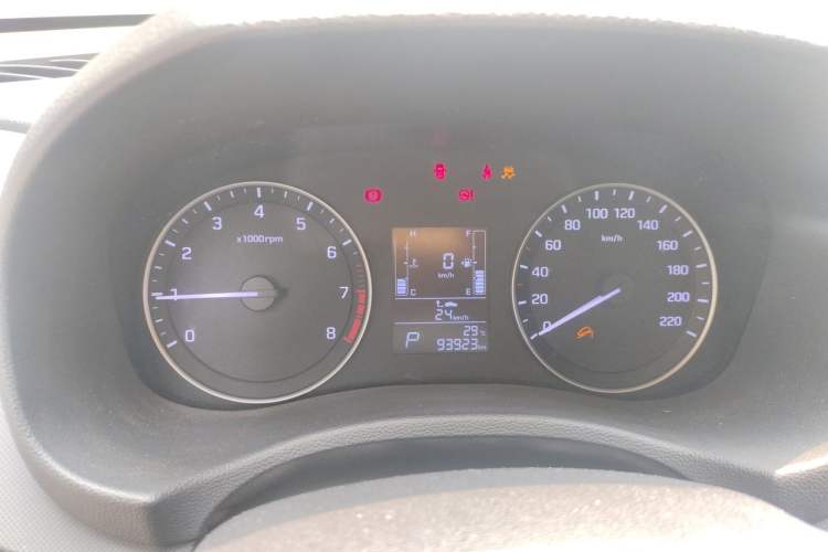 Used Hyundai ix25 2015 1.6L Automatic Two-Wheel Drive Smart GLS Trim Instrument Cluster