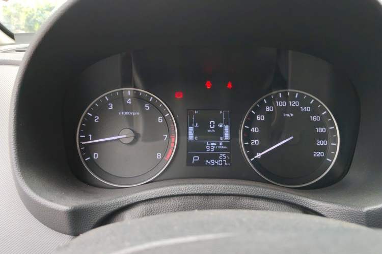 Used Hyundai ix25 2015 1.6L Automatic Two-Wheel-Drive Deluxe DLX Model Instrument Cluster