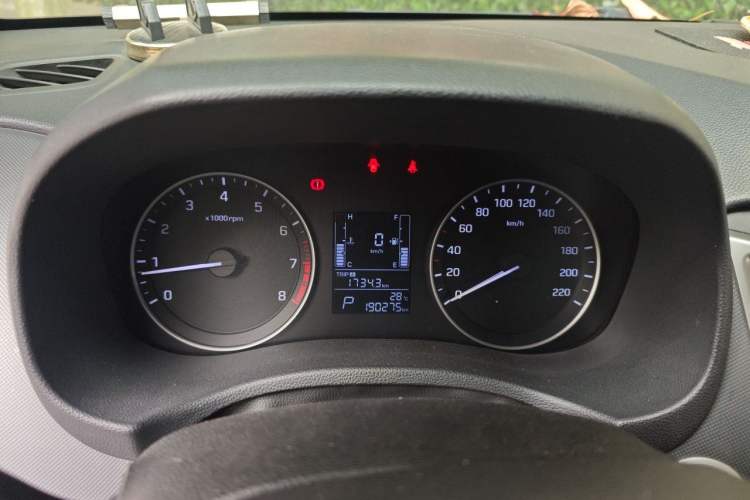 Used Hyundai ix25 2015 2.0L Automatic Two-Wheel Drive Intelligent GLS Instrument Cluster