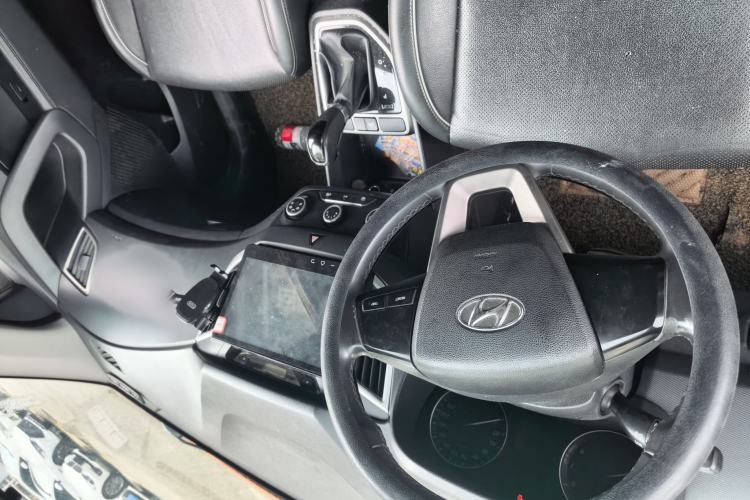 Used Hyundai ix25 2015 1.6L Automatic Two-Wheel Drive Smart GLS Trim Interior 2