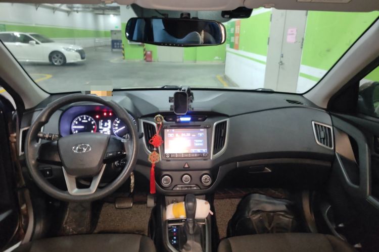 Used Hyundai ix25 2015 1.6L Automatic Two-Wheel Drive Fashionable GS Model Interior 2