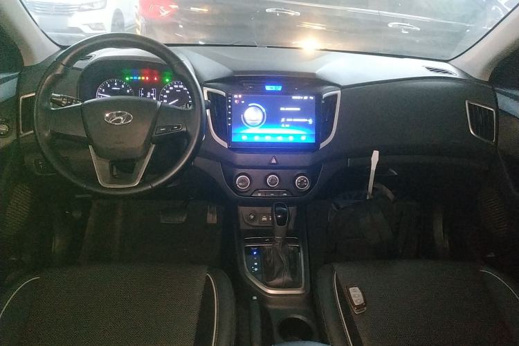 Used Hyundai ix25 2015 1.6L Automatic Two-Wheel Drive Smart GLS Trim Interior 2