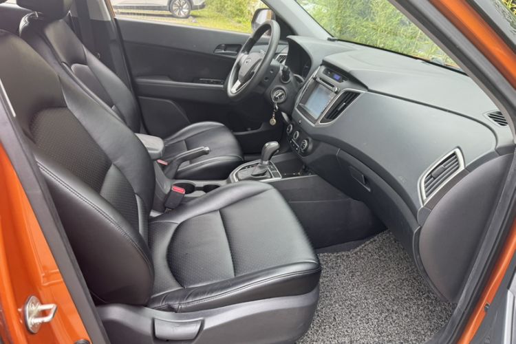 Used Hyundai ix25 2015 1.6L Automatic Two-Wheel Drive Fashionable GS Model Interior 3