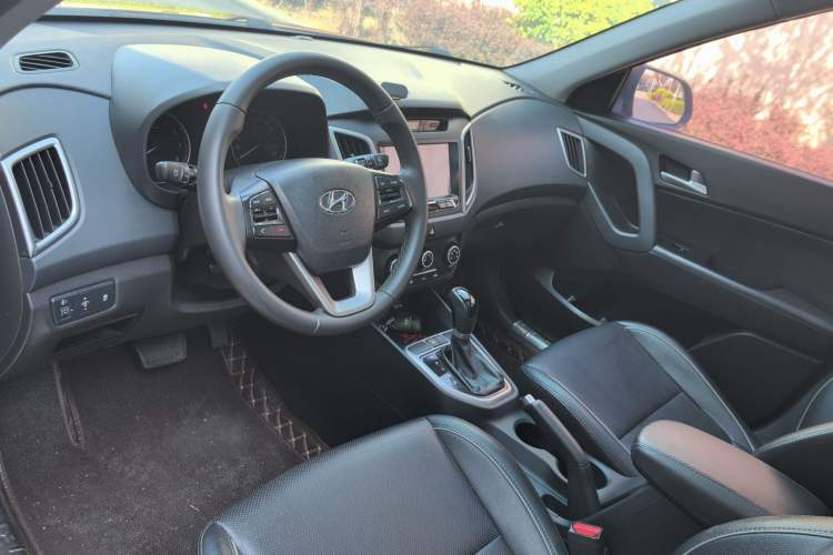 Used Hyundai ix25 2015 1.6L Automatic Two-Wheel Drive Smart GLS Trim Interior 3