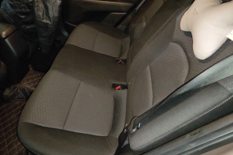Used Hyundai ix25 2015 1.6L Automatic Two-Wheel Drive Fashionable GS Model Interior 4