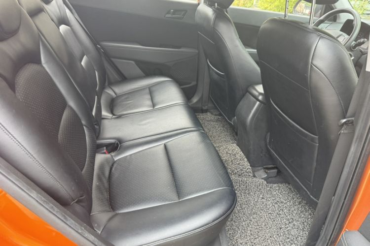 Used Hyundai ix25 2015 1.6L Automatic Two-Wheel Drive Fashionable GS Model Interior 5