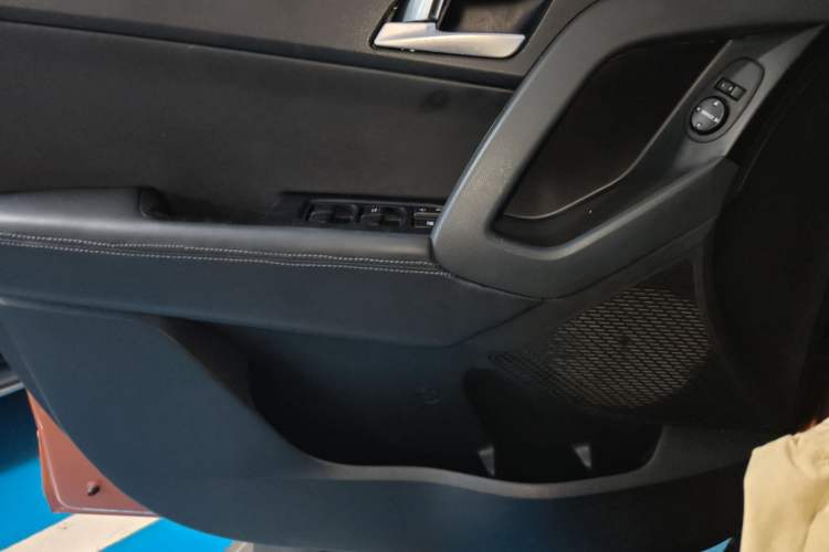 Used Hyundai ix25 2015 1.6L Automatic Two-Wheel Drive Smart GLS Trim Left Front Door Interior