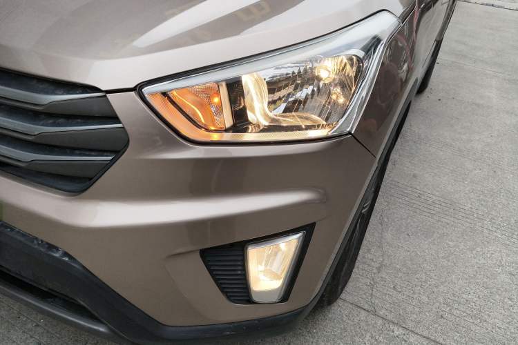 Used Hyundai ix25 2015 1.6L Automatic Two-Wheel Drive Smart GLS Trim Left Front Headlight