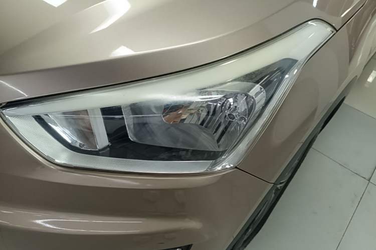 Used Hyundai ix25 2015 1.6L Automatic Two-Wheel Drive Smart GLS Trim Left Front Headlight
