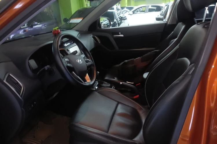 Used Hyundai ix25 2015 1.6L Automatic Two-Wheel-Drive Deluxe DLX Model Left Front Seat